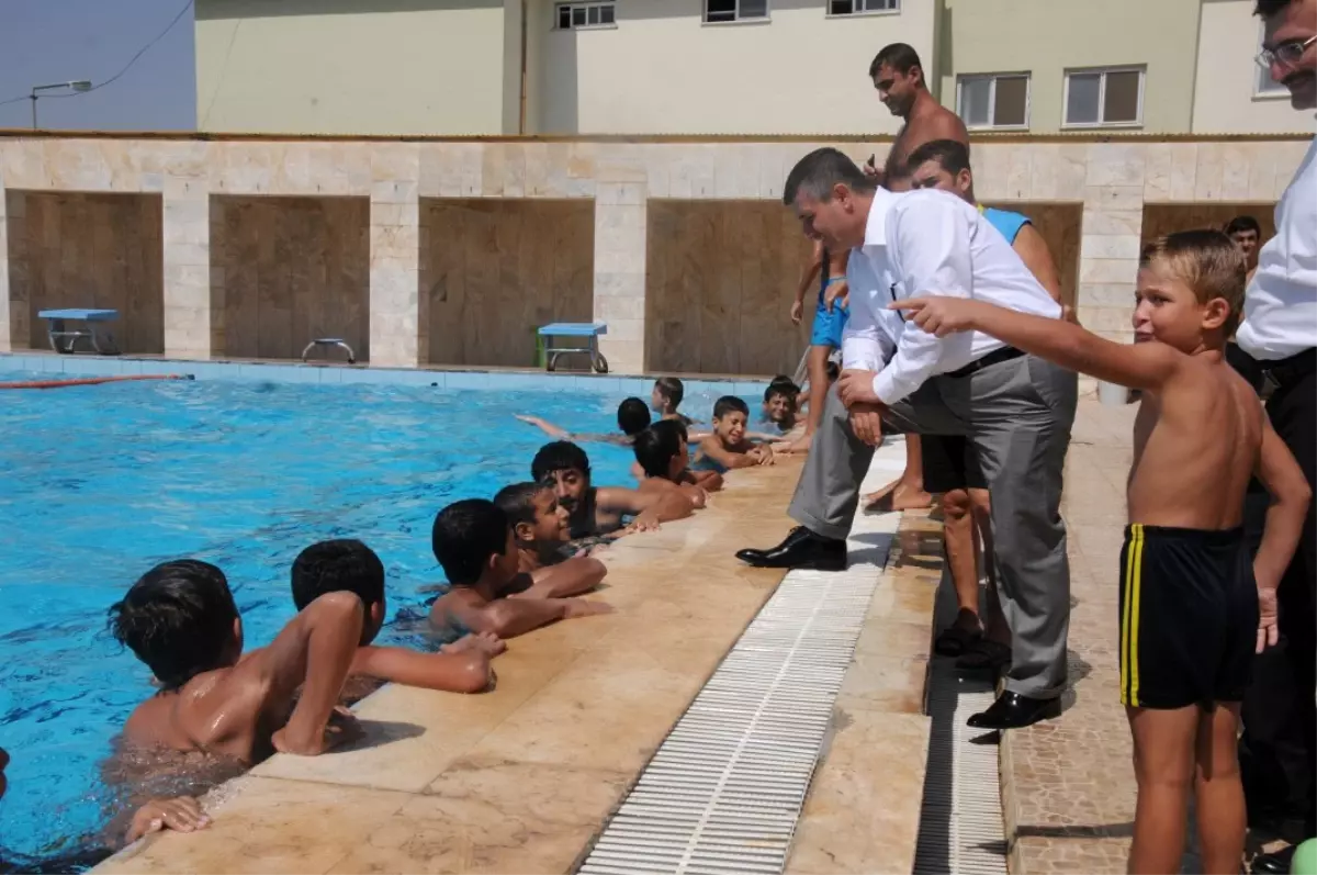 Olimpik Havuz Çocuklarla Şenlendi