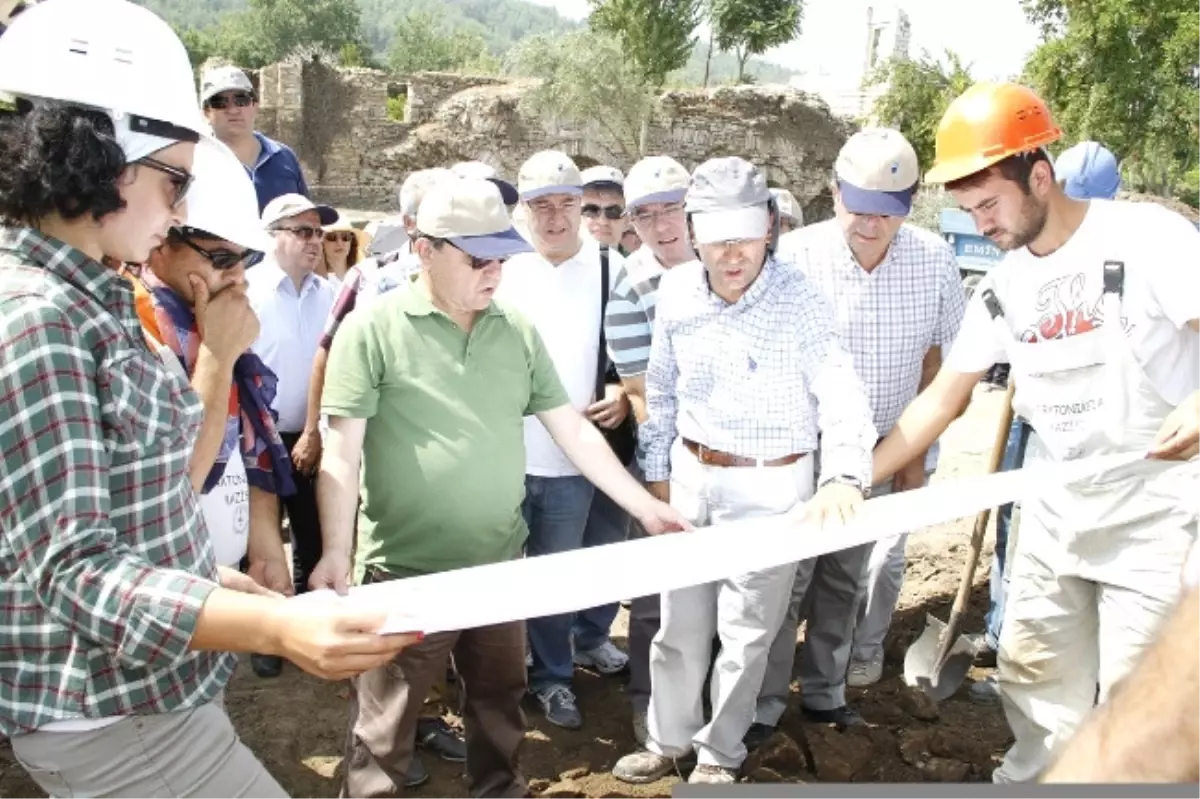 Paü Senatosu Antik Kenti Ziyaret Etti