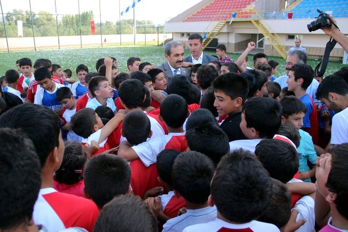 Sivas Belediyesi Yaz Futbol Okulu Açıldı