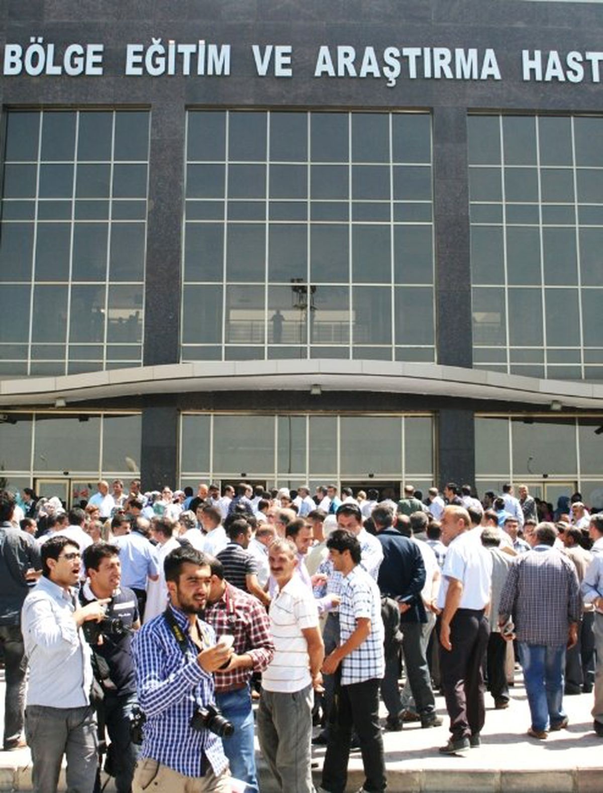 Tacizle Suçlanan Polat\'a Sağlıkçılardan Destek