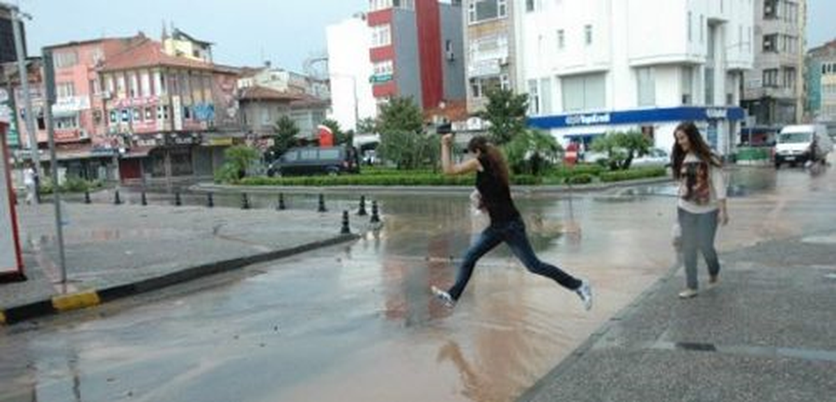 Trabzon\'daki Sağanak Yağış