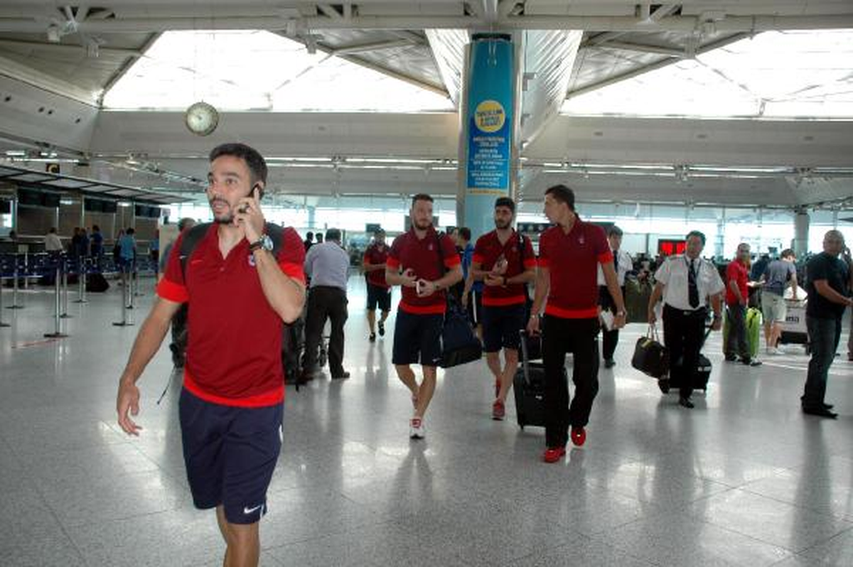 Trabzonspor UEFA İçin Tiran\'a Gitti