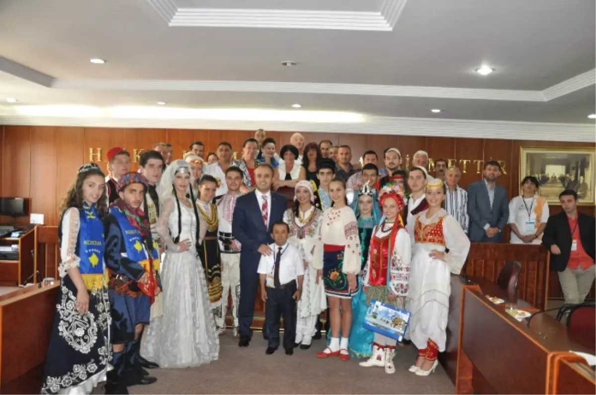 Başkan Aktaş Misafir Folklor Ekiplerini Ağırladı