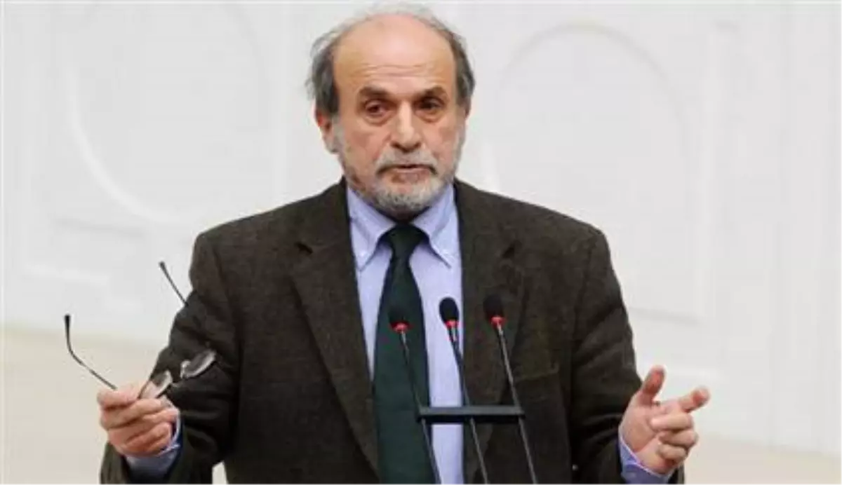 BDP\'li Kürkçü, Gümüşsuyu\'ndaki Müdahalede Polisin Kendisine Saldırdığını İddia Etti