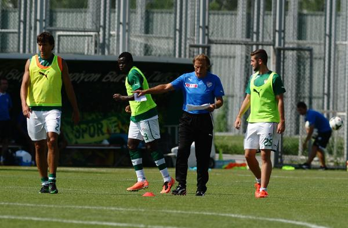 Bursaspor, Galatasaray Maçı İçin Tempolu Antrenman Yaptı