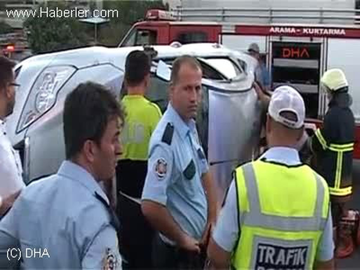 Çanakkale\'de Trafik Kazası 3 Yaralı