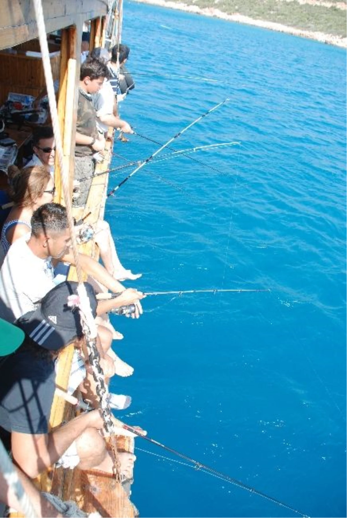 Çevre Kirliliğine Olta Balıkçılığı Yarışmasıyla Dikkat Çektiler