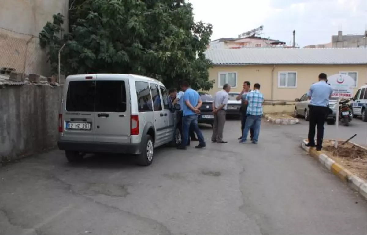 Hastane Bahçesinde Otomobildeki Çanta Çalındı