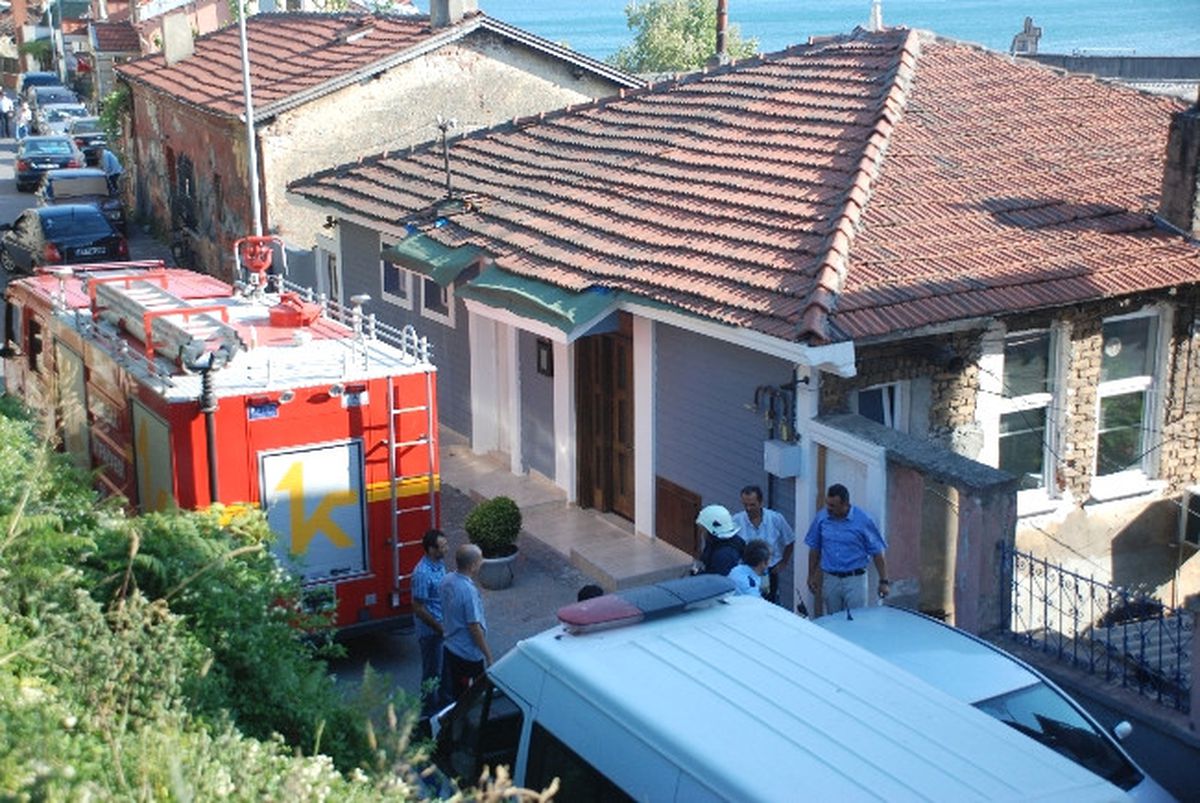 İş Yerinde Çıkan Yangın Kısa Sürede Söndürüldü