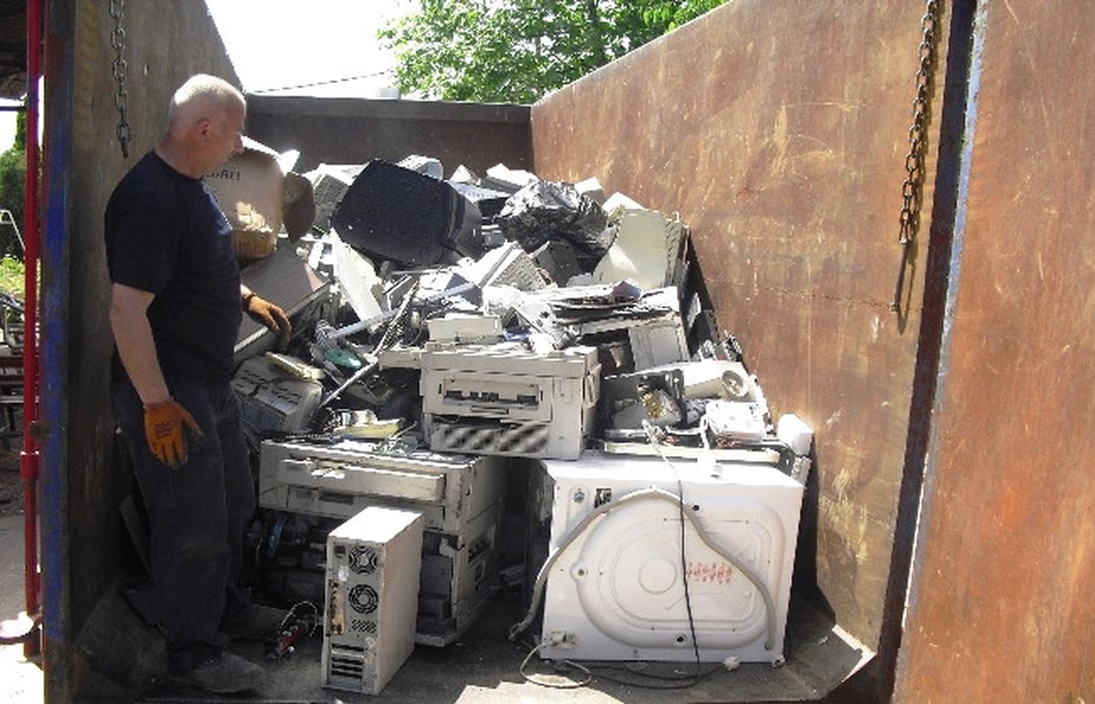 İzmit\'te 66 Ton Elektronik Atık Toplandı