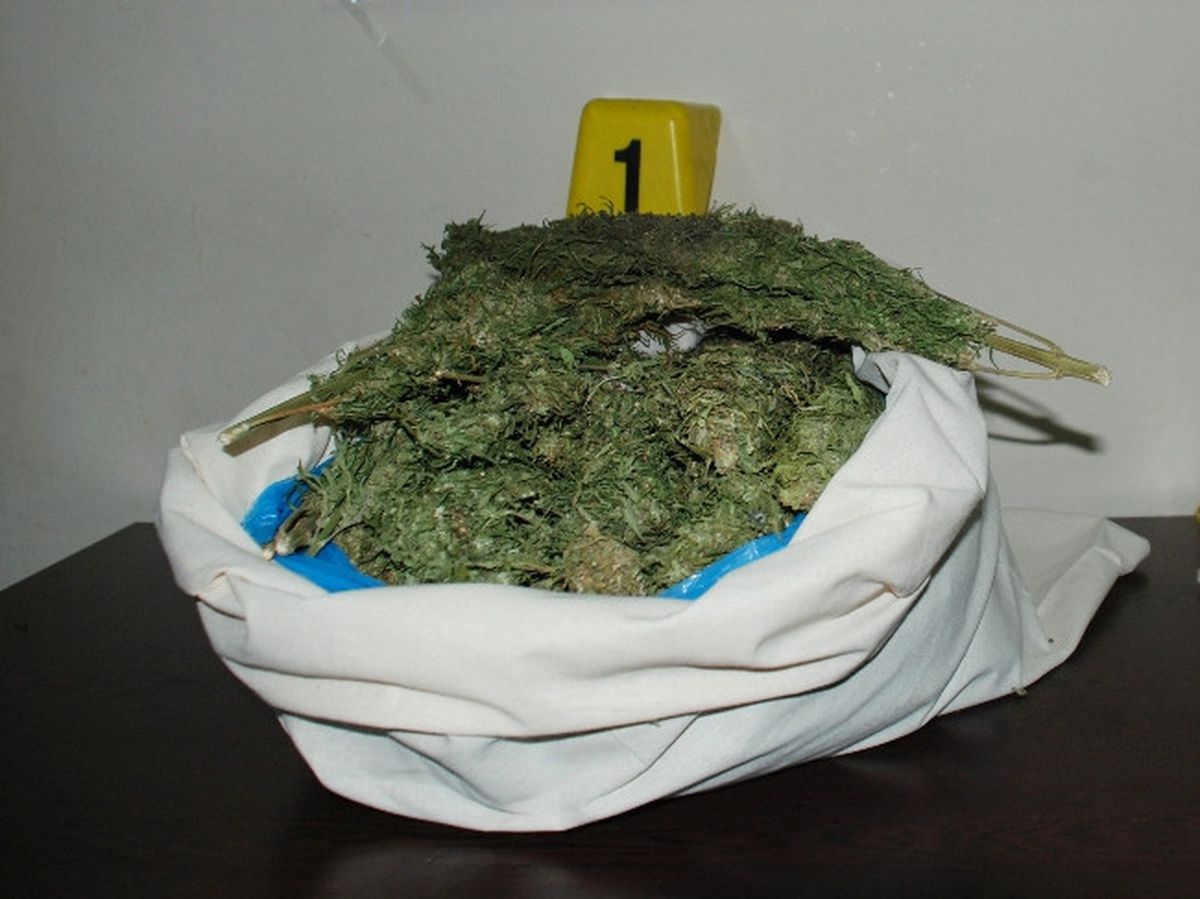 Kahta\'da 1 Kilo 600 Gram Esrar Ele Geçirildi