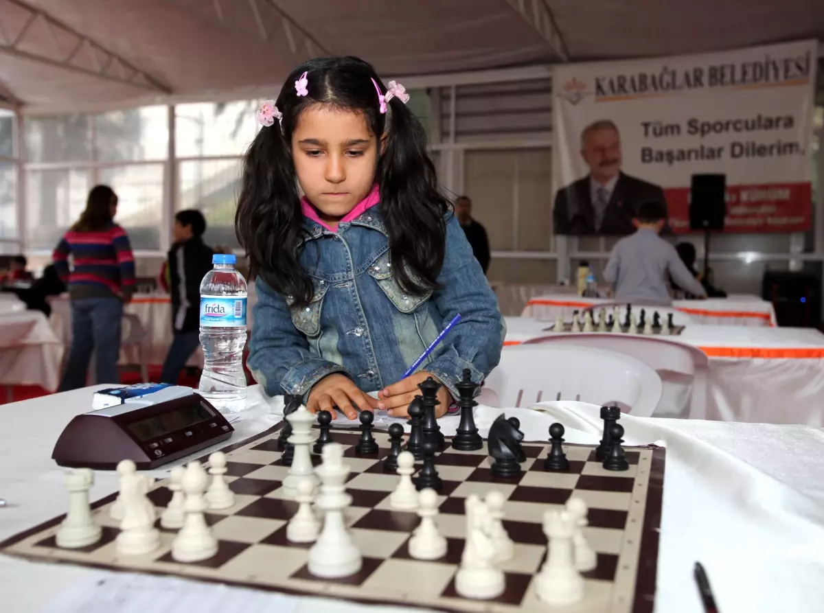 Karabağlar'da Uğur Mumcu Satranç Turnuvası Düzenlendi