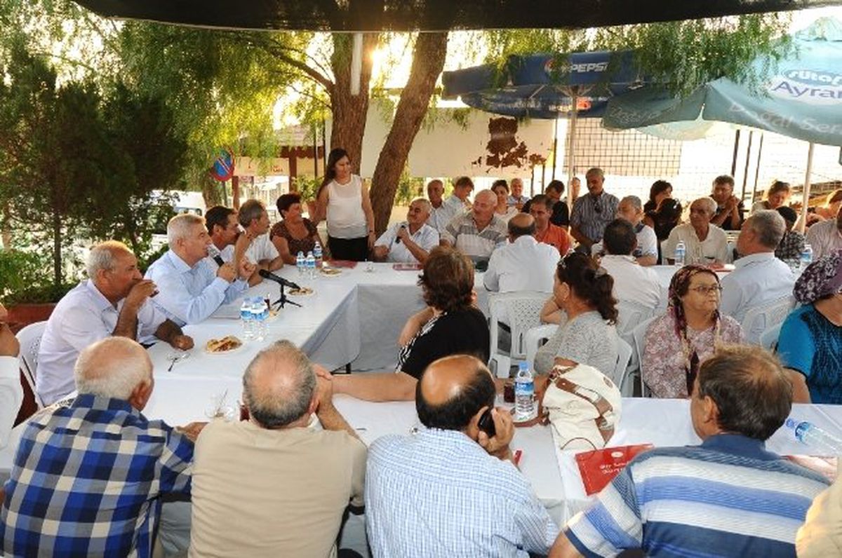 Karşıyaka\'nın Başkanı Hemşehrileriyle "Akşam Çayları"Nda Buluşuyor