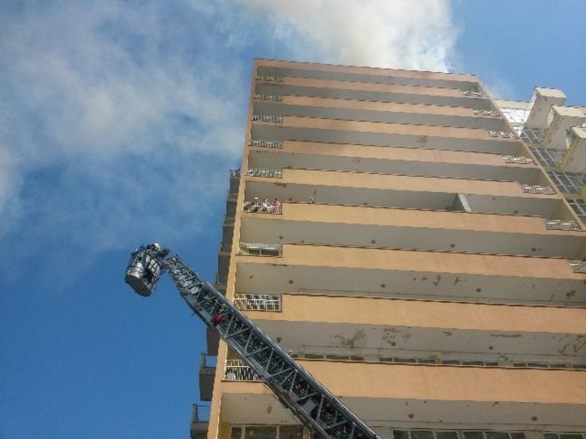 Maltepe\'de Hastane Çatısındaki Yangın