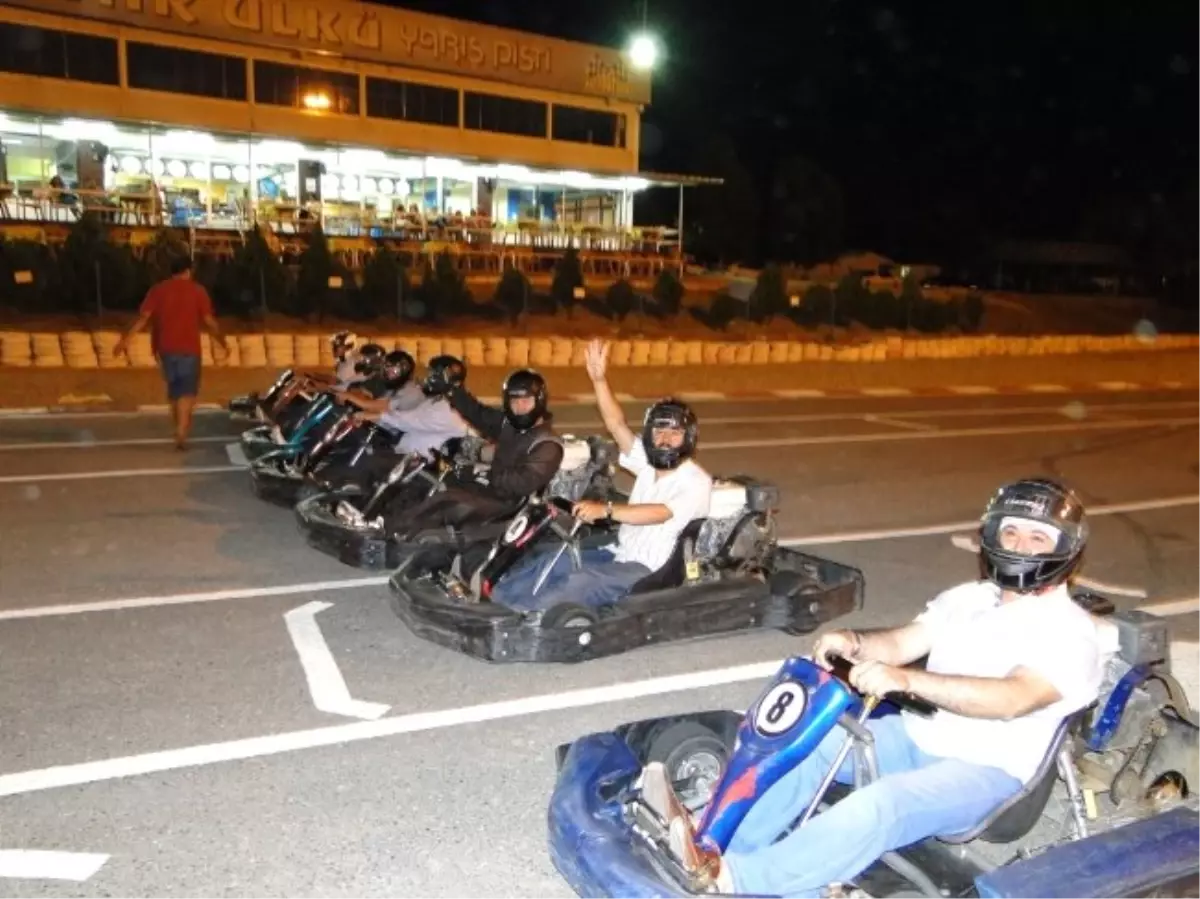 Müsiad\'ın İzmirli Üyelerinin Karting Keyfi