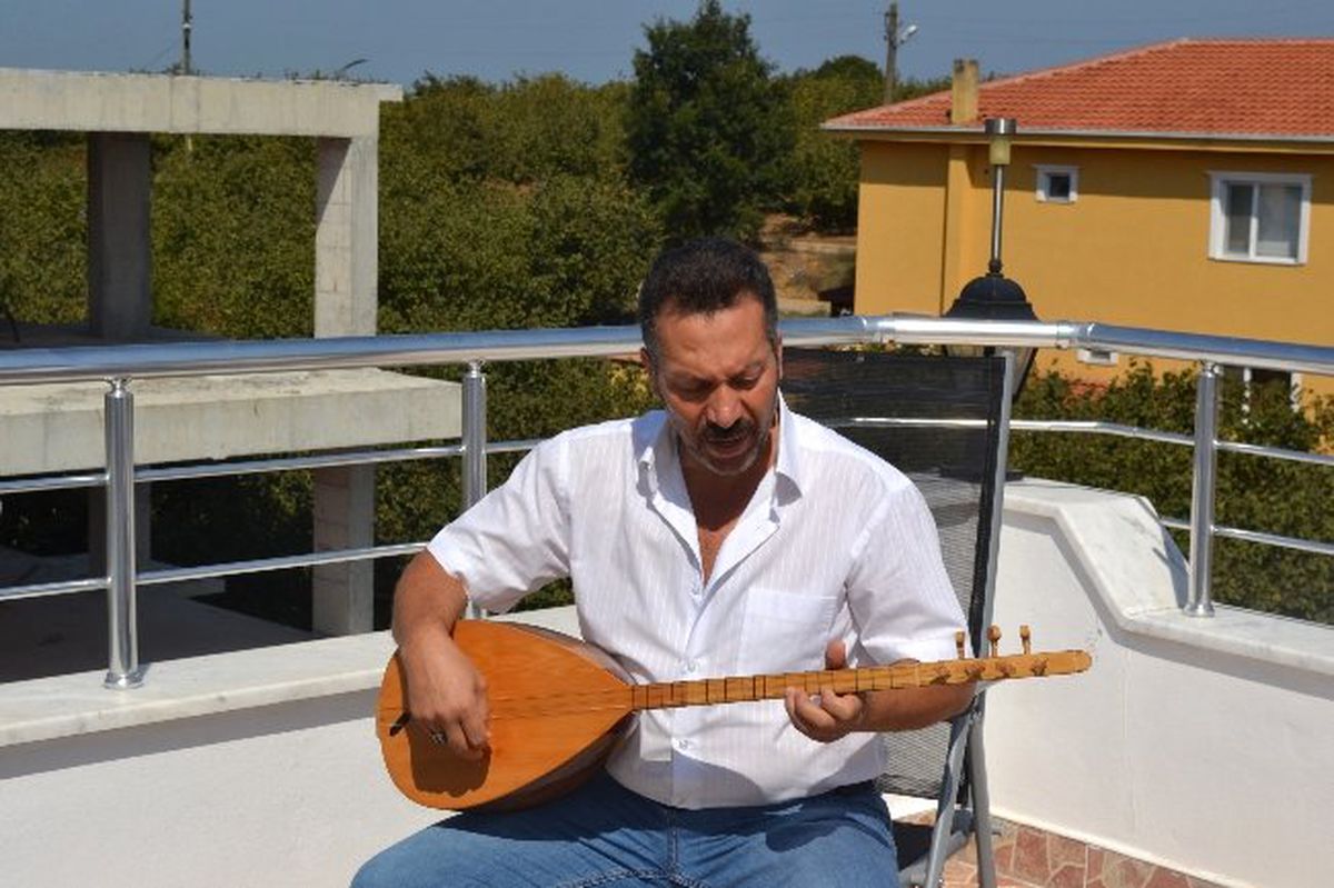 (Özel Haber) Mısır\'daki Katliama Türkülü Tepki