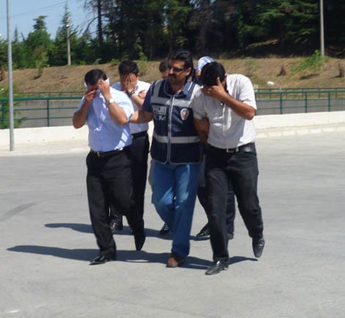 Sakarya\'da 40 Bin Paket Kaçak Sigara Ele Geçirildi