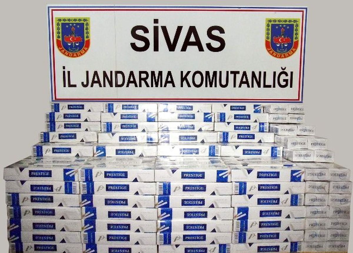 Sivas\'ta 25 Bin 100 Paket Kaçak Sigara Ele Geçirildi