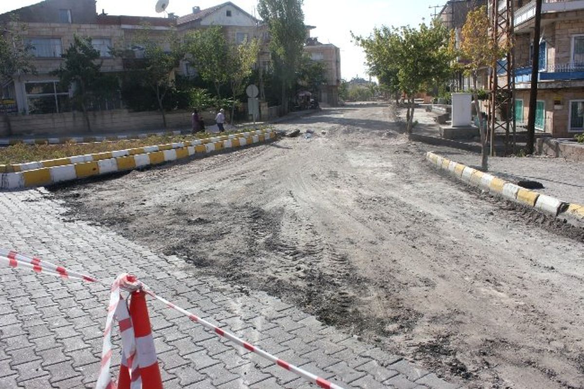 Sümer Mahallesi\'nde Yol Düzenleme Çalışmaları Devam Ediyor
