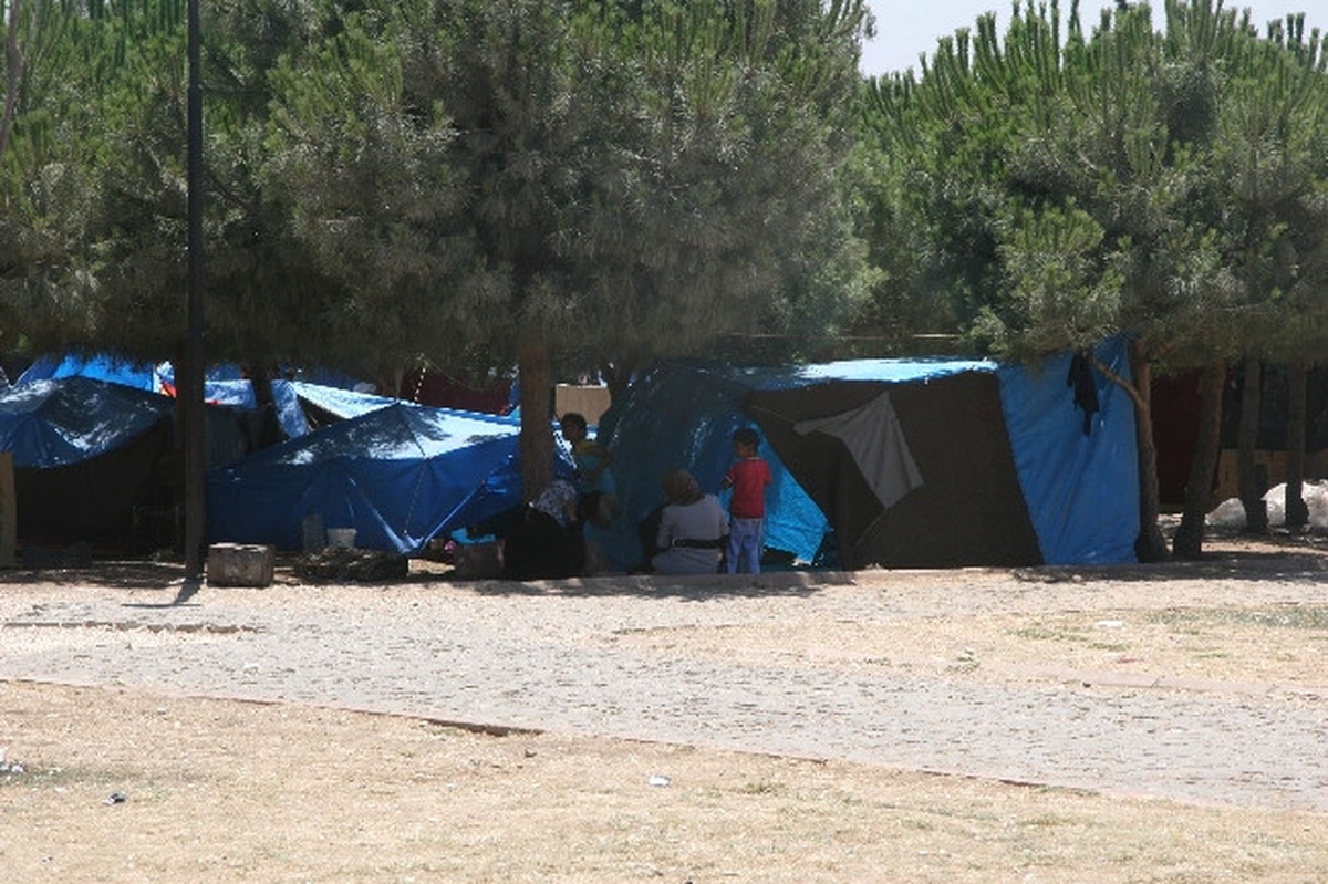 Suriyelilerin, Park ve Bahçelere Çadır Kurulmasına İzin Verilmiyor