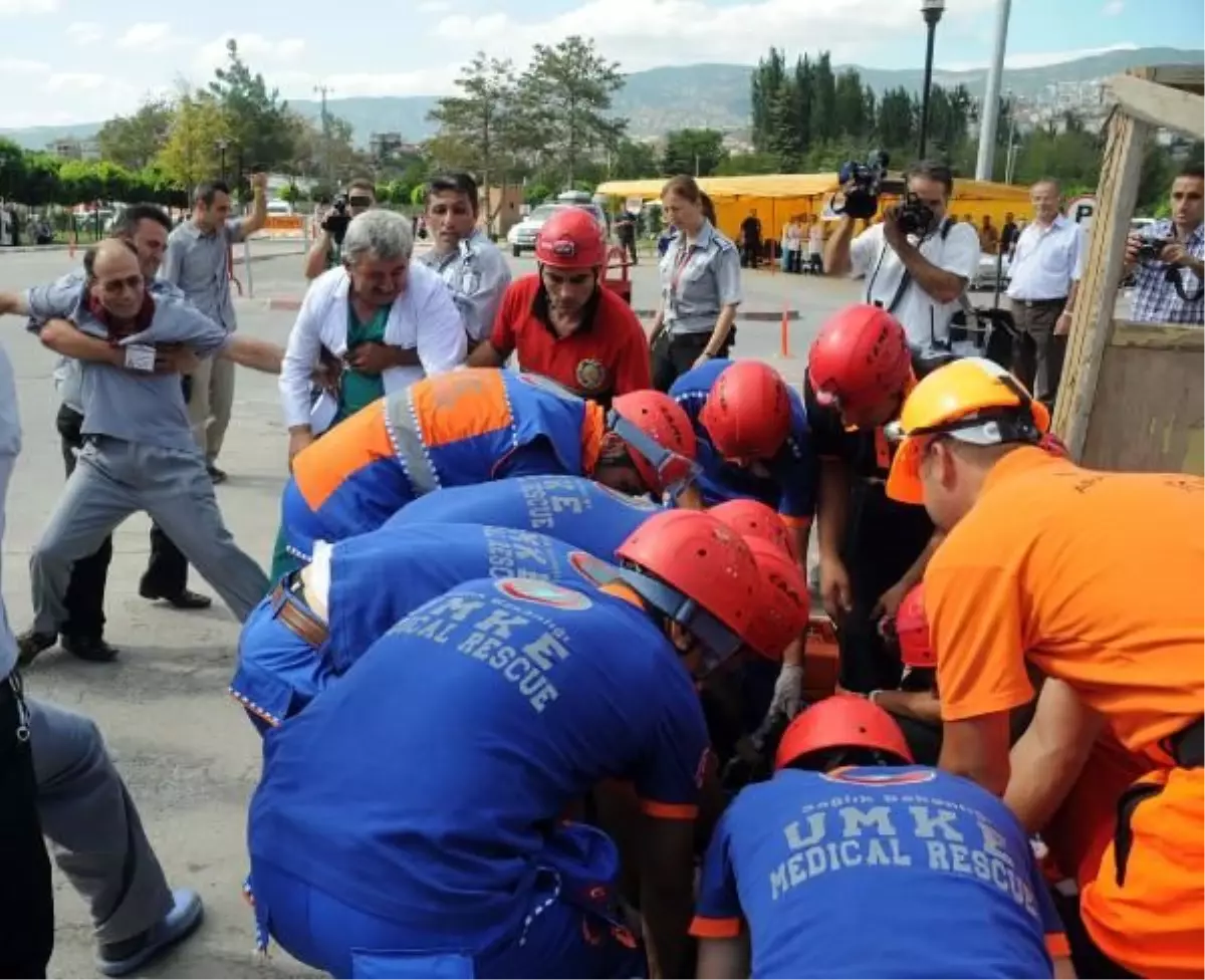 Tokat Devlet Hastanesinde Deprem Tatbikatı