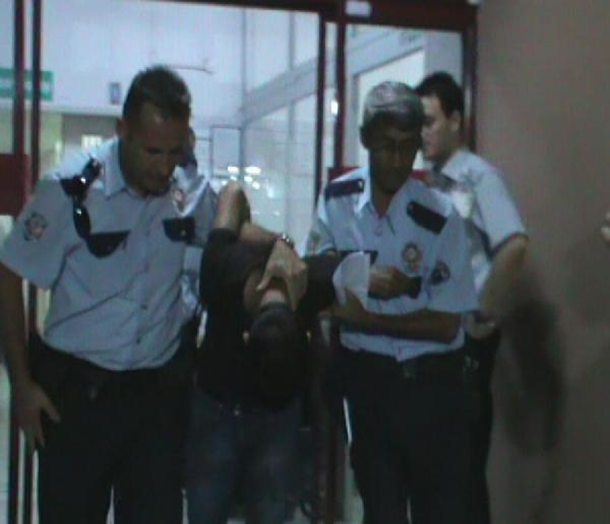 Adliyeden Kelepçeli Kaçan Hırsız Yakalandı