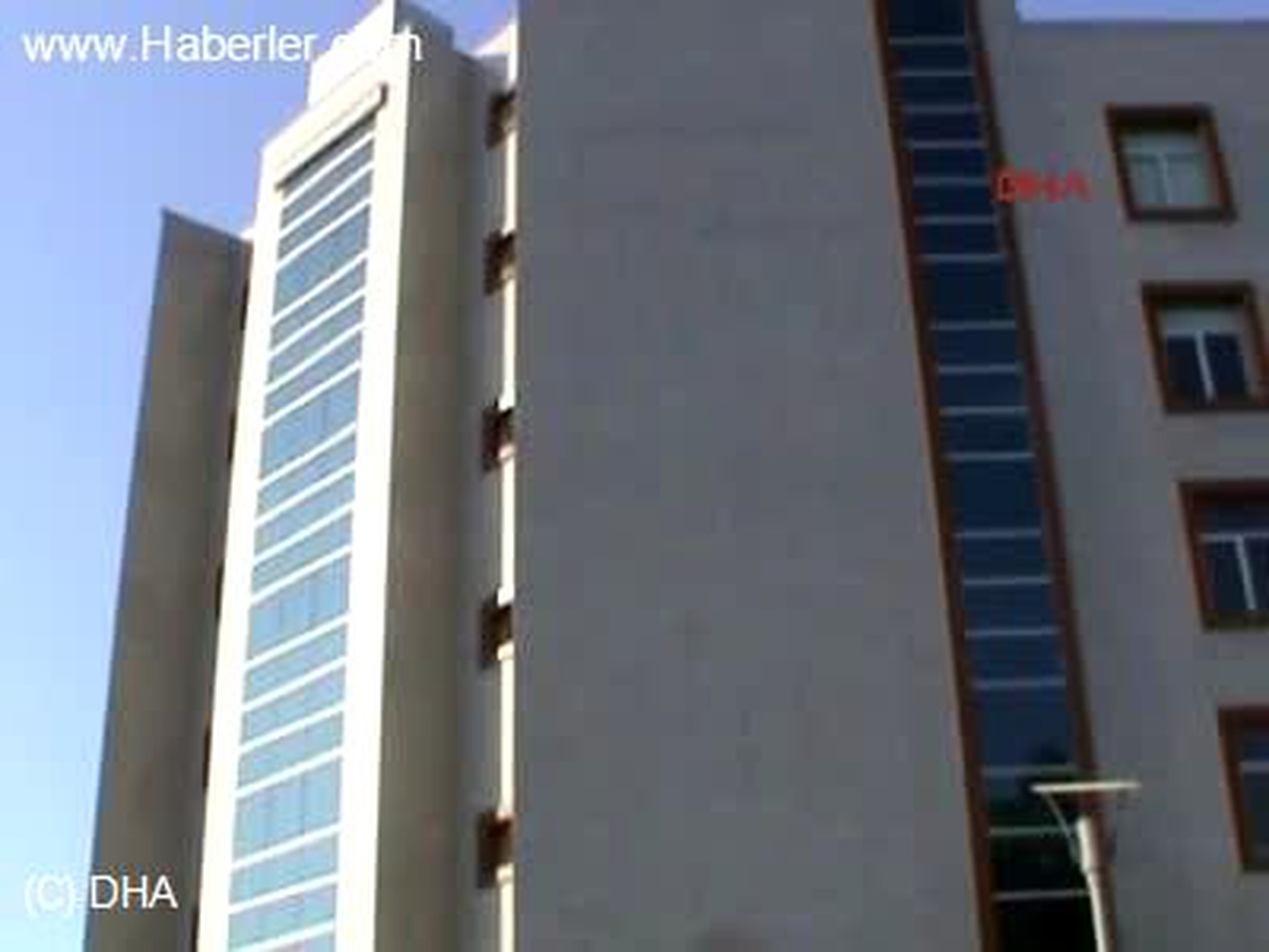 Adliyeden Kelepçeli Kaçan Hırsız Yakalandı
