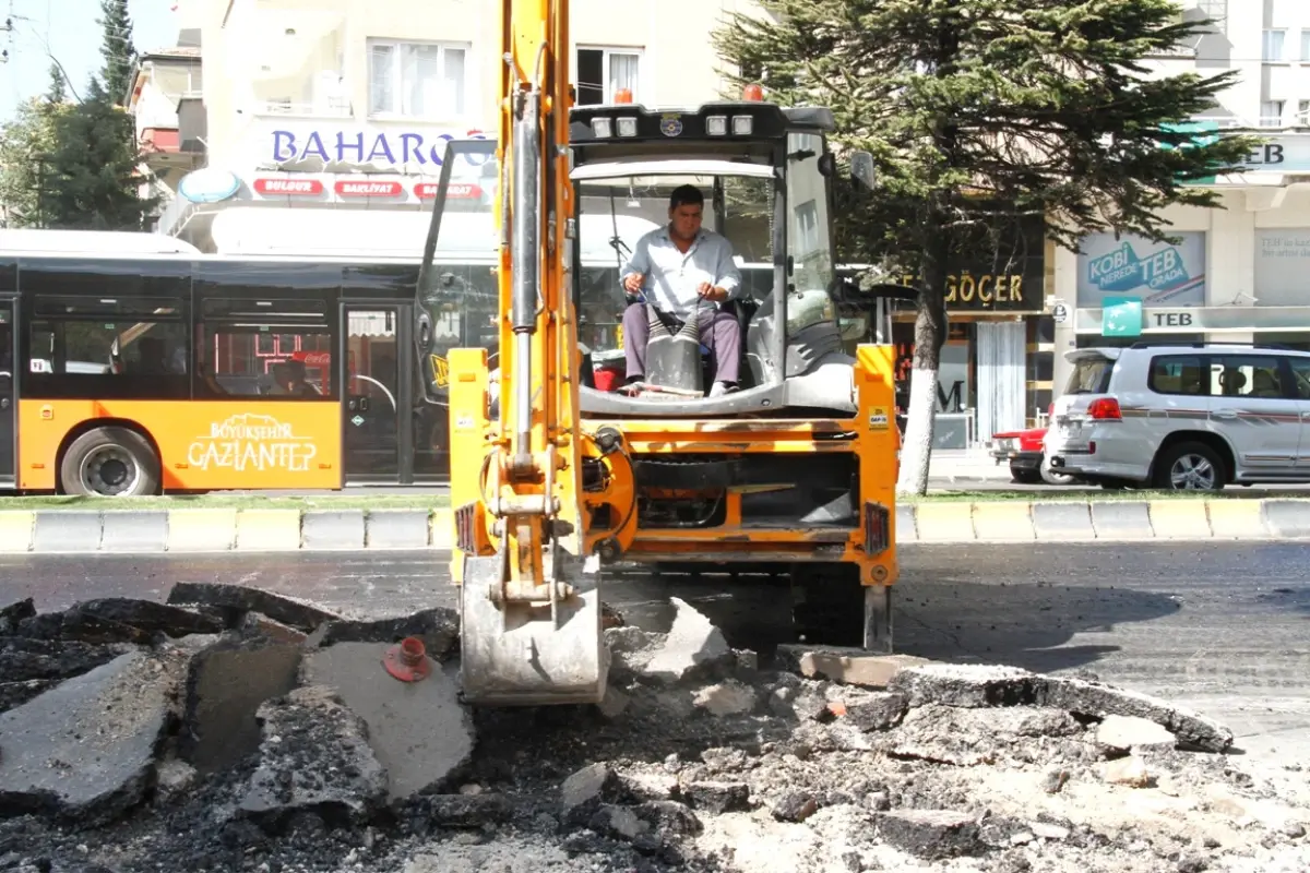 Büyükşehir Asfalt Sezonunu Açtı