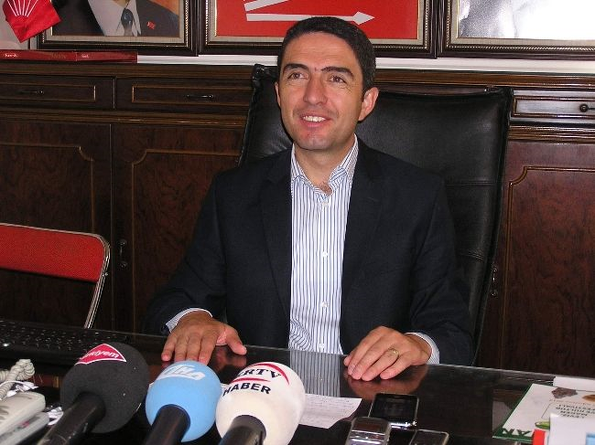 CHP\'li Günaydın\'ın Basın Toplantısı
