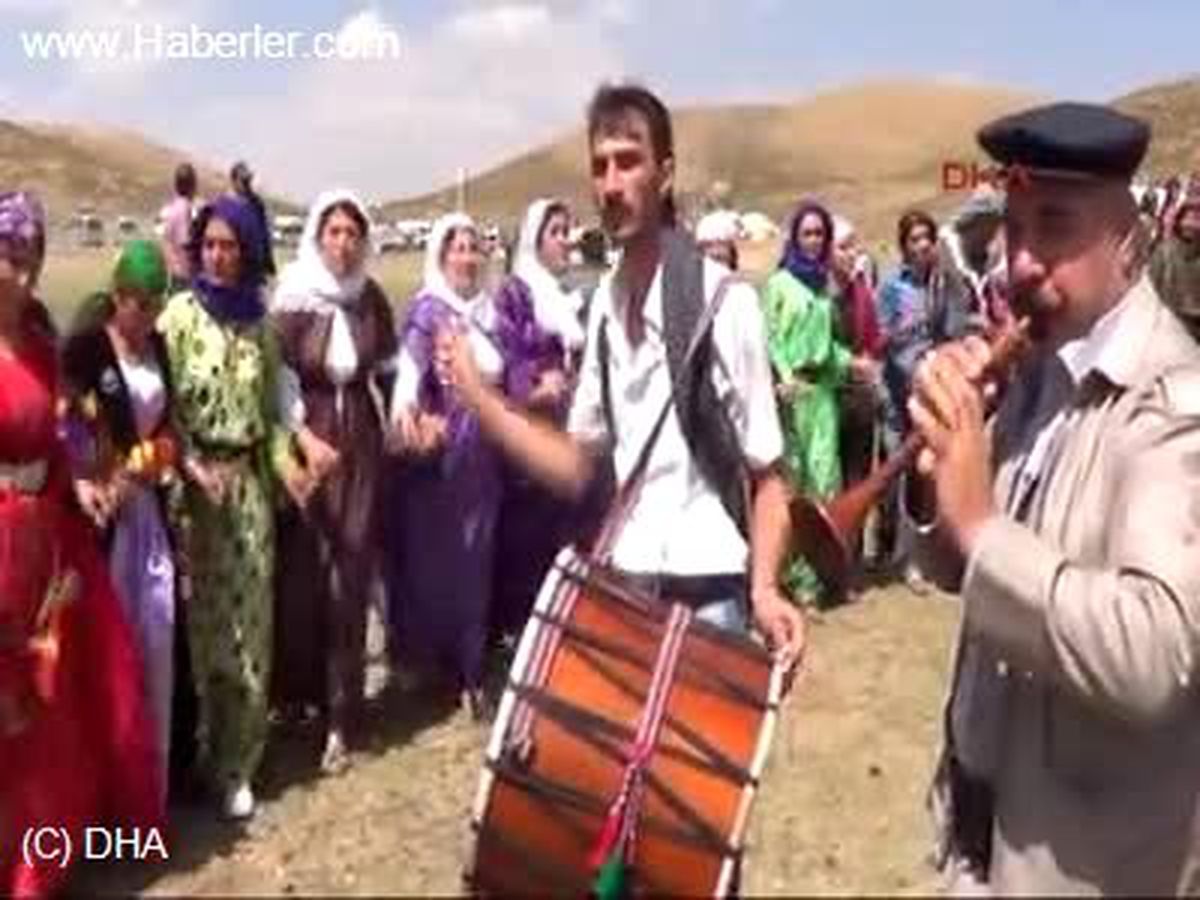 Kato Dağı\'nda BDP\'lilere PKK\'lı Cesedi Teslim Edildi