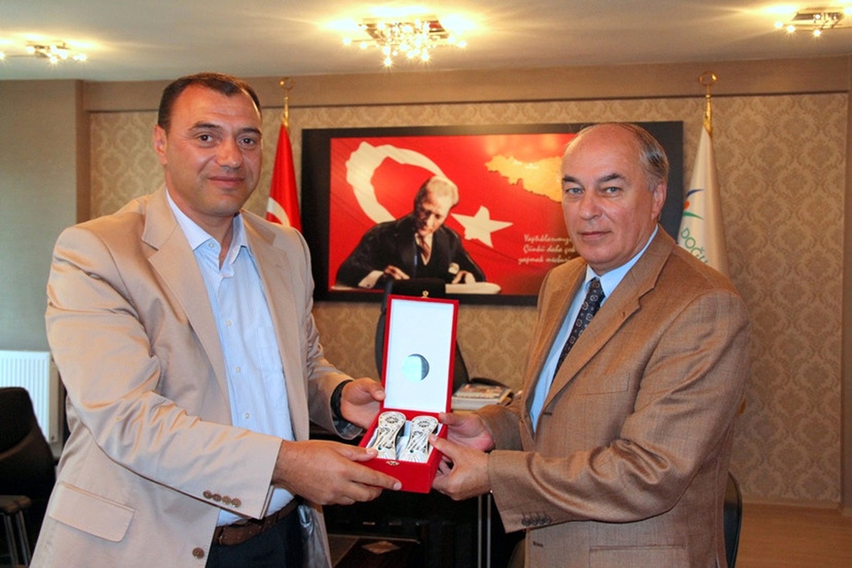 Rusya Federasyonu Başkonsolosu Talanov, Genel Sekreter Kaldırım\'ı Ziyaret Etti