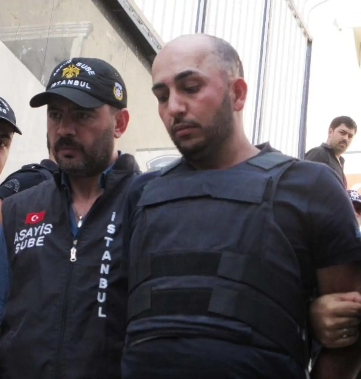 Şüpheli Çelik Yelek ve Zırhlı Araçla Hastaneye Götürüldü