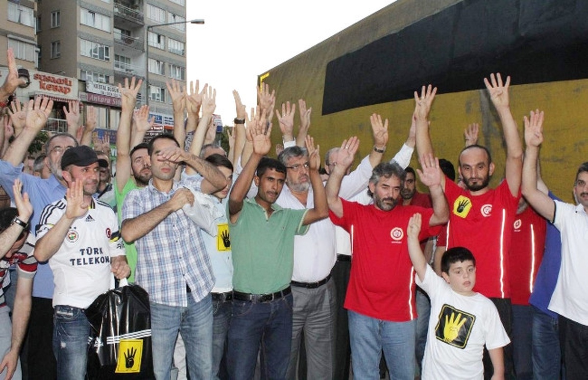 Suriye\'ye 44. Yardım Tır\'ı Rabia Selamı ile Yola Cıktı