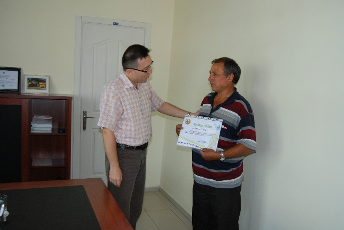 Yangını İhbar Eden Vatandaşa Plaket Verildi