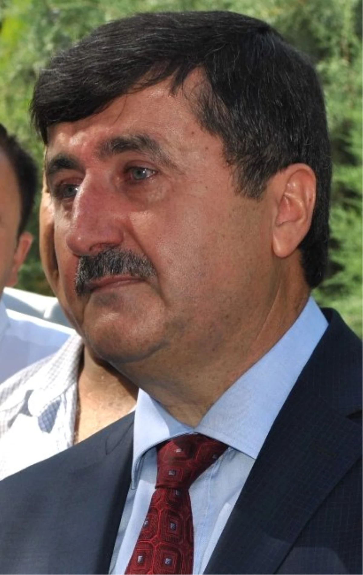 Yeni Trabzon Valisi\'nin Gözyaşları