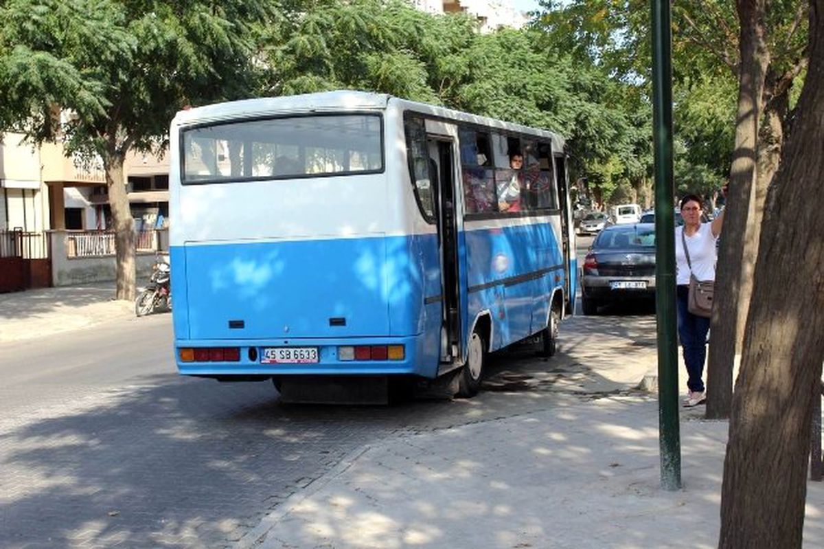 Yolcu, Hareket Halindeki Halk Otobüsünden Düştü