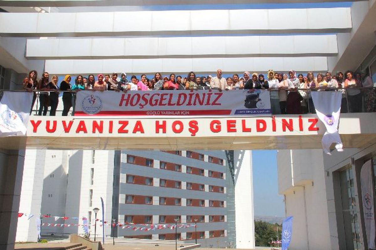 1 Milyona Yakın Genç Hareket Halinde