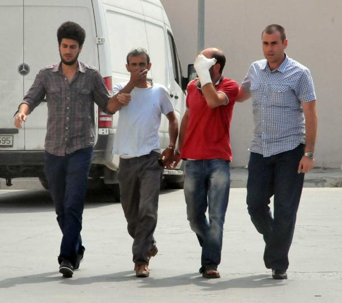 2 Kardeş 10 Kilo Esrarla Yakalandı