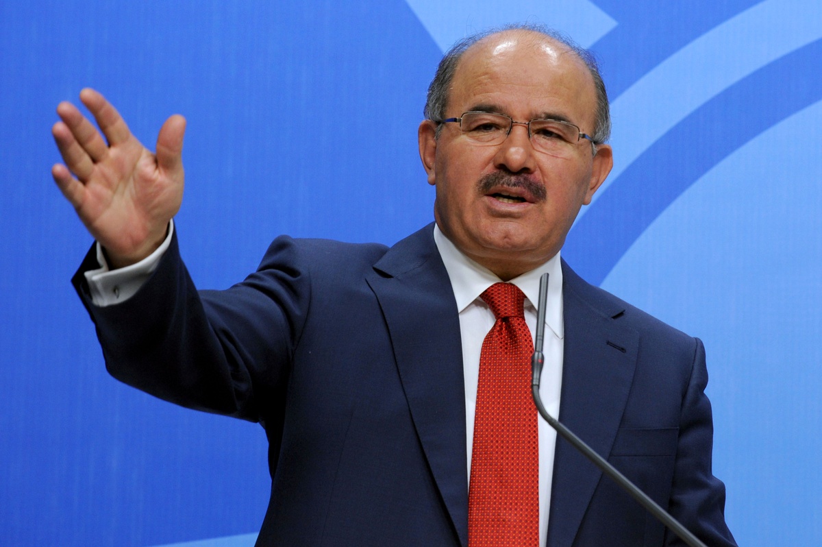 AK Parti\'li Çelik: Çağdaş Firavun "Hüsnü Mübarek"