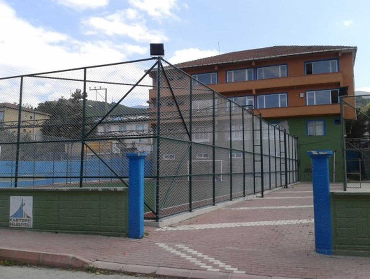 Arslanbey Futbol Sahası Yenilendi