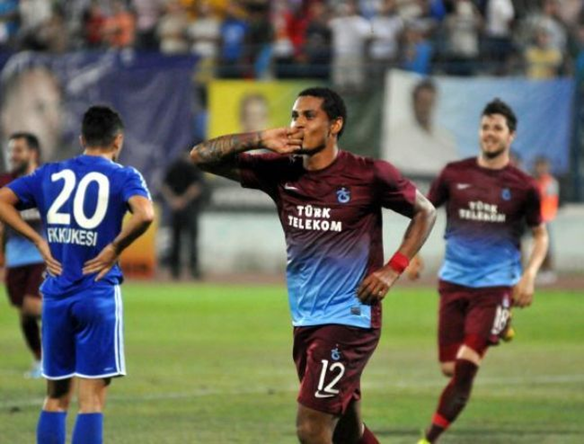 Trabzonspor, Kukesi\'yi 2-0 Mağlup Etti