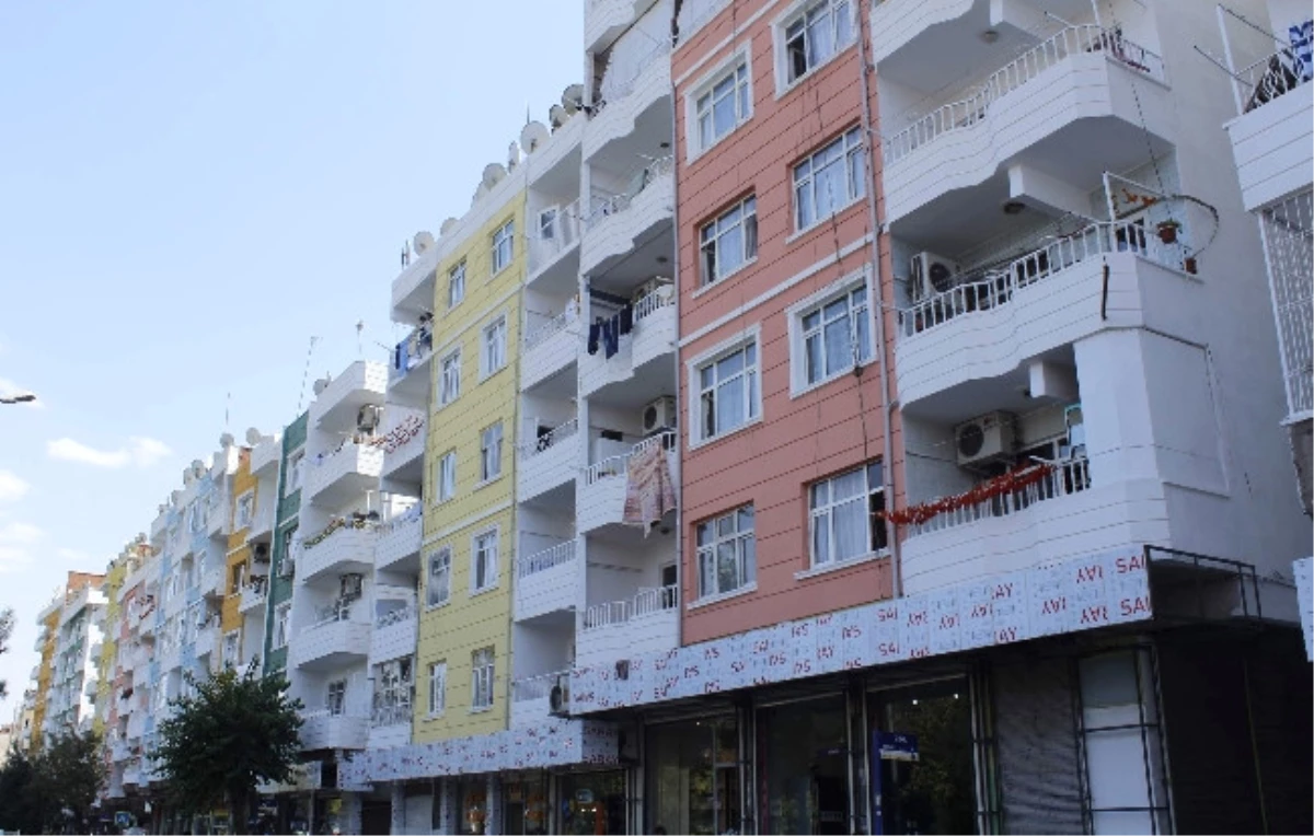Bağlar Belediyesi, İlçedeki Apartmanların Dış Cephesini Yeniliyor