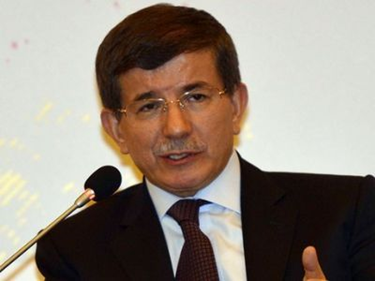 Bakan Davutoğlu: "Rusya\'nın Suriye\'ye Çağrısı Doğru Yönde Atılmış Bir Adımdır"