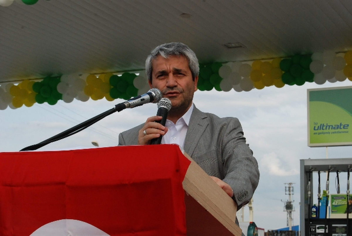 Bakan Ergün, Kocaeli\'de Akaryakıt İstasyonu Açılışına Katıldı