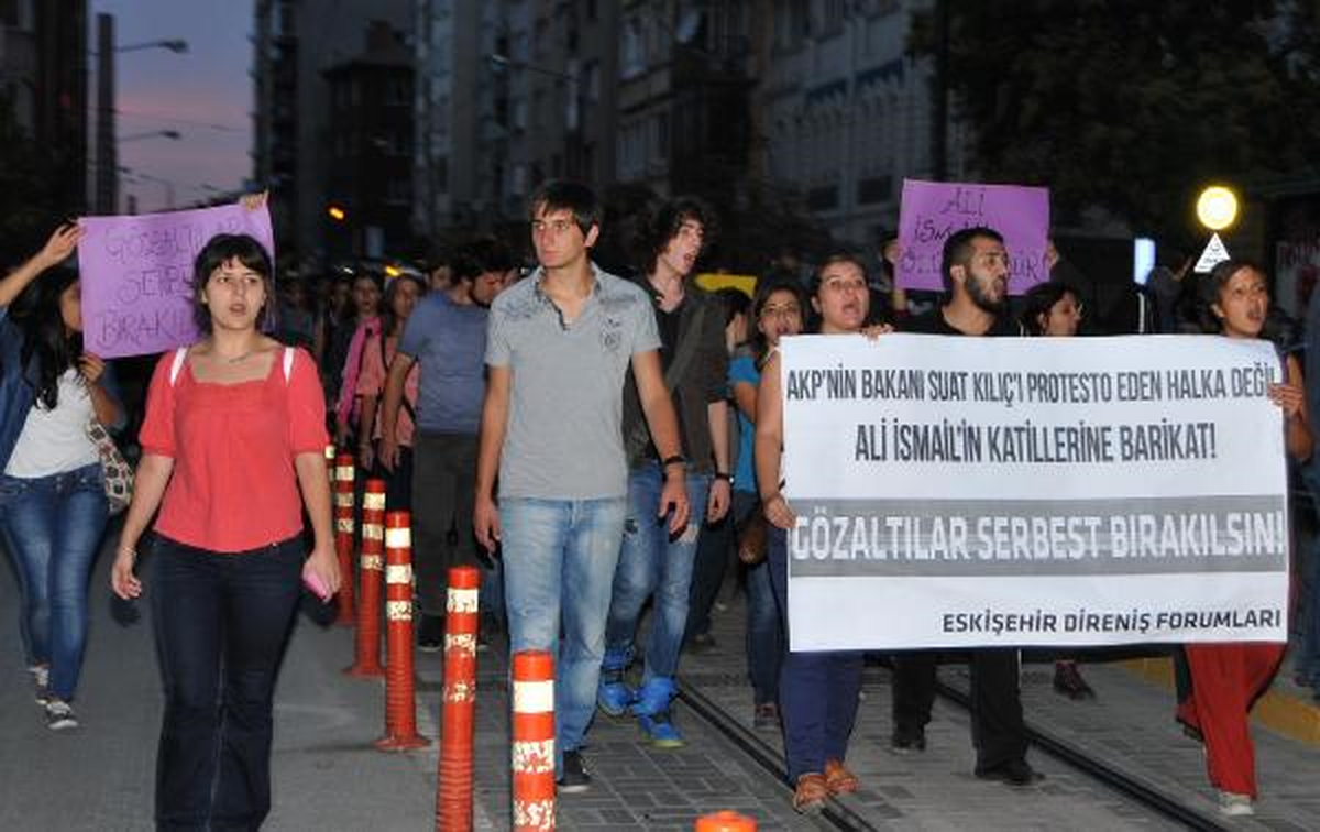 Bakan Suat Kılıç\'ı Protesto Etmek İsteyen Gruba Polisten Müdahale: 12 Gözaltı (2)