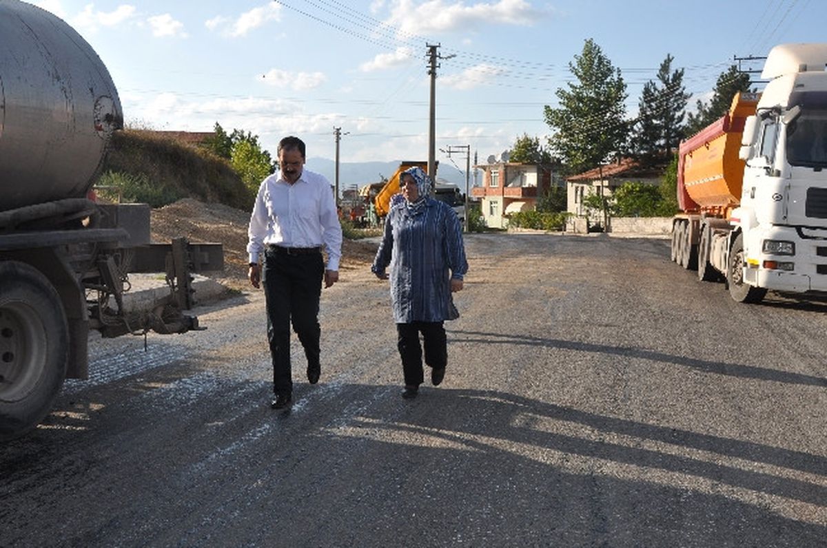 Başiskele\'de Cadde ve Sokaklar Asfaltlanıyor