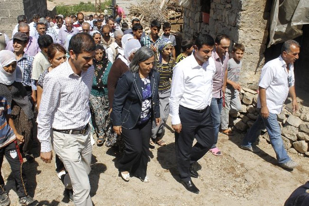 BDP Genel Başkanı Demirtaş, Tekin Ailesini Ziyaret Etti