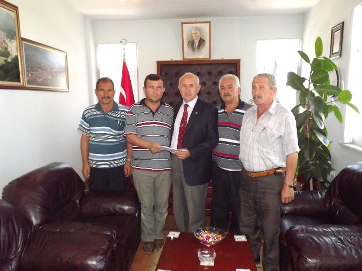 Belediyeye Katılmak İçin İmza Topladılar