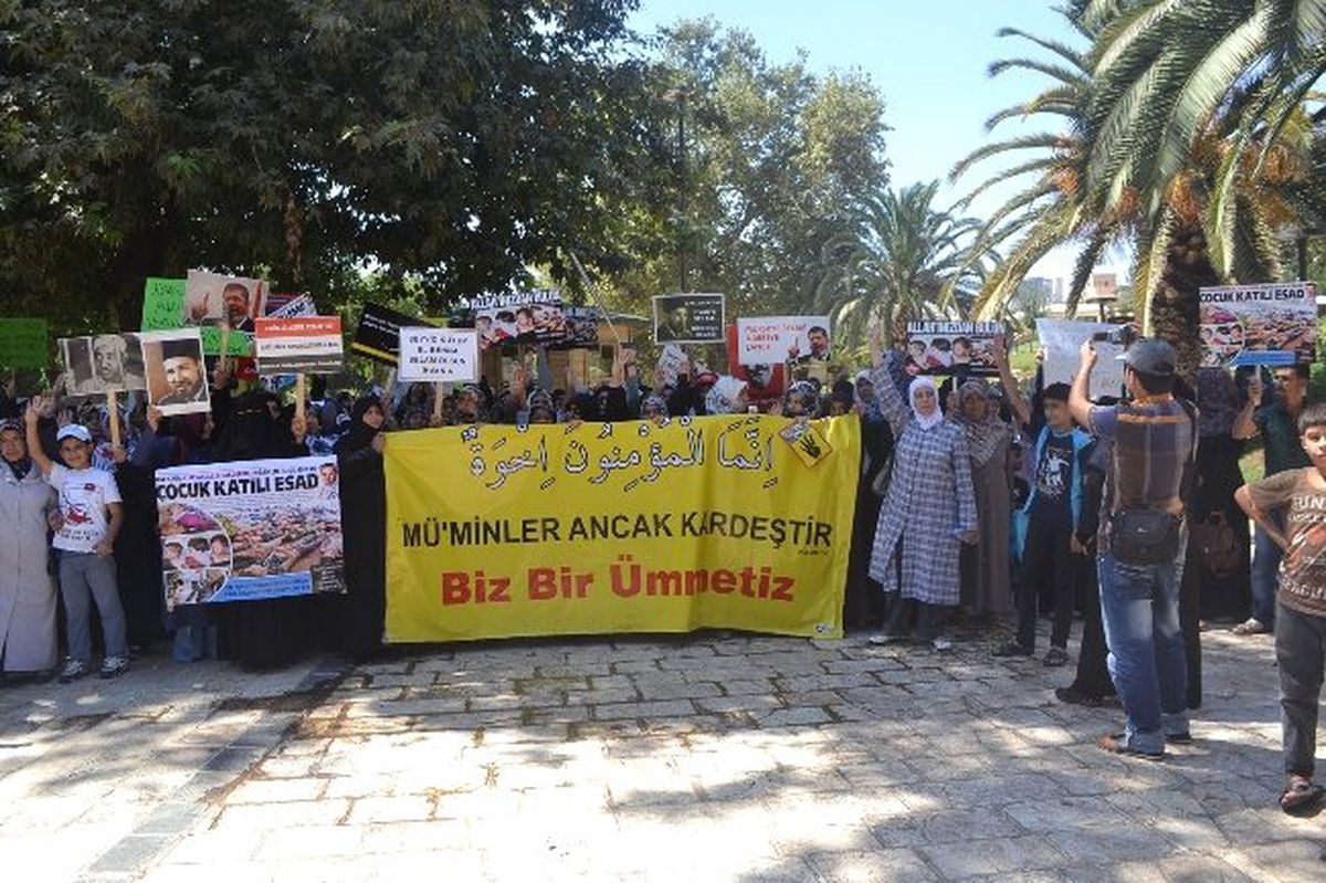 Binlerce Kişi Katliamlar İçin Ayaklandı