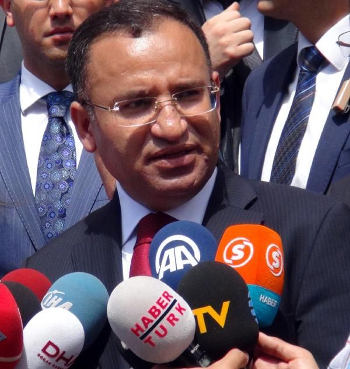Bozdağ, Hürriyet Gazetesi\'ne Cevap Verdi